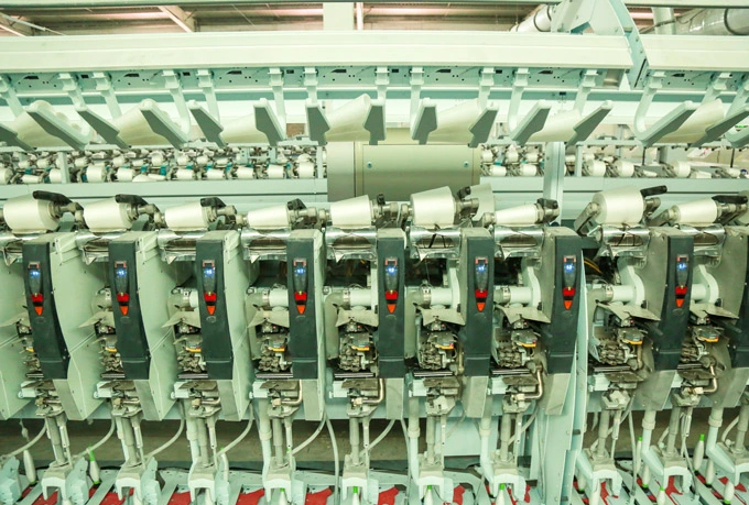 Преимущества закрученной резьбы полиэфира включают