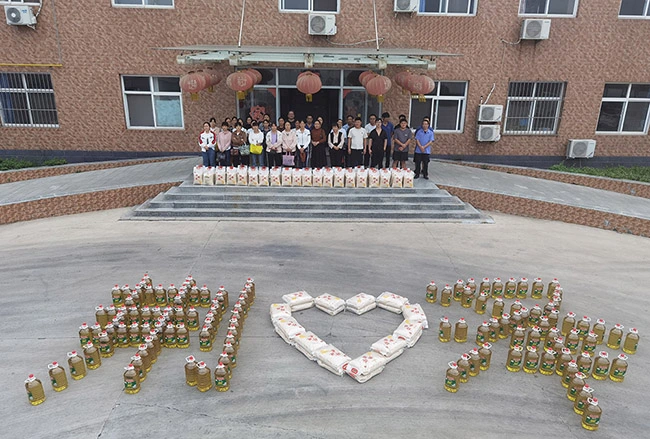 Хэбэй Jingze празднует середину осени вместе