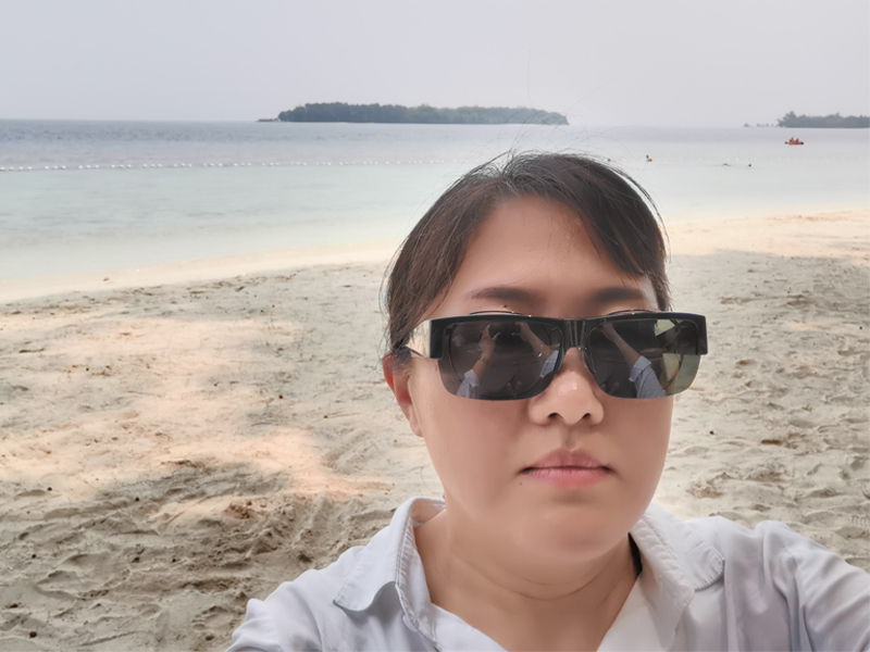 Эмили-Заместитель генерального директора